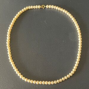 Elegant Freshwater Cultured Pearl Necklace